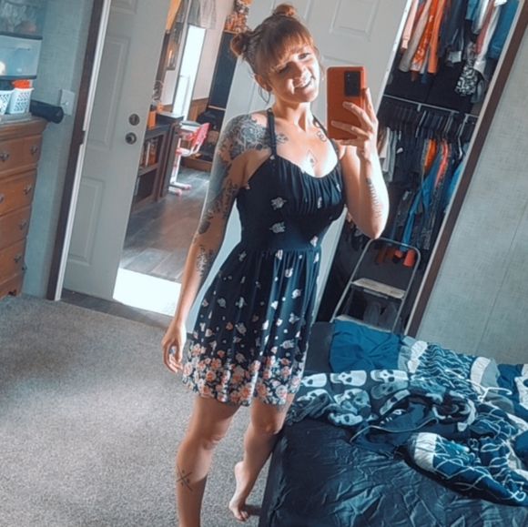 Meet your Posher, Ariel - Picture 2 of 2